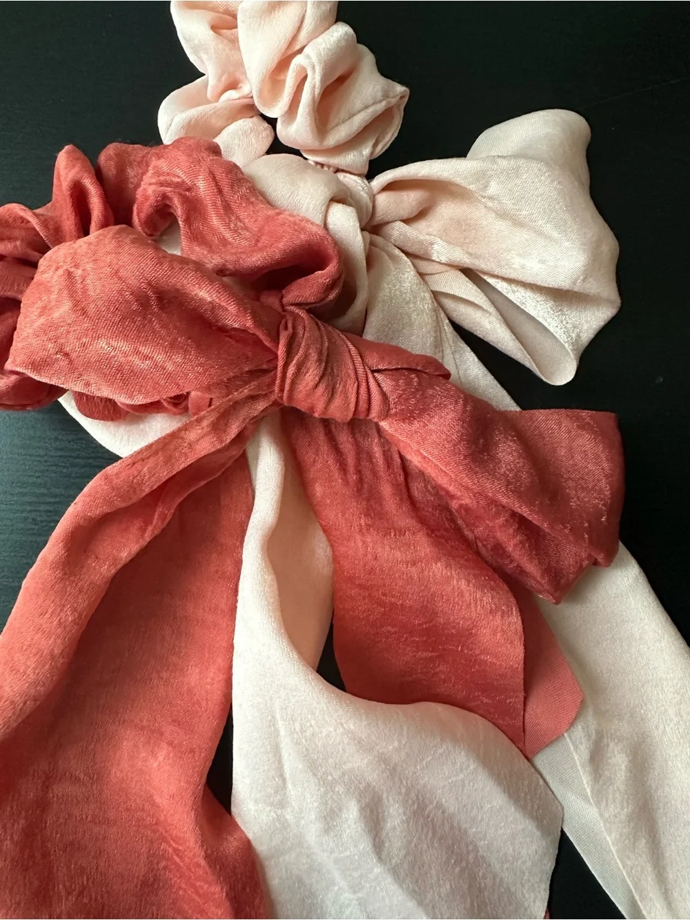 Kitsch Satin Bow Scrunchie Set in Blush and Mauve